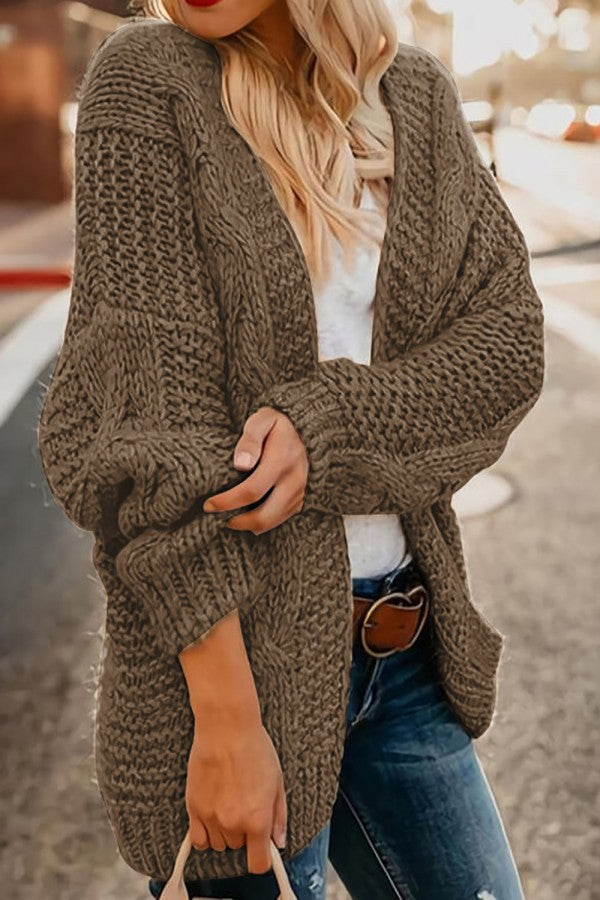 Warme, kuschelige Strickjacke für die Seele und Komfort