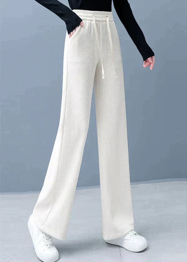 Elegante Damenhose mit gerader Linie und weitem Bein
