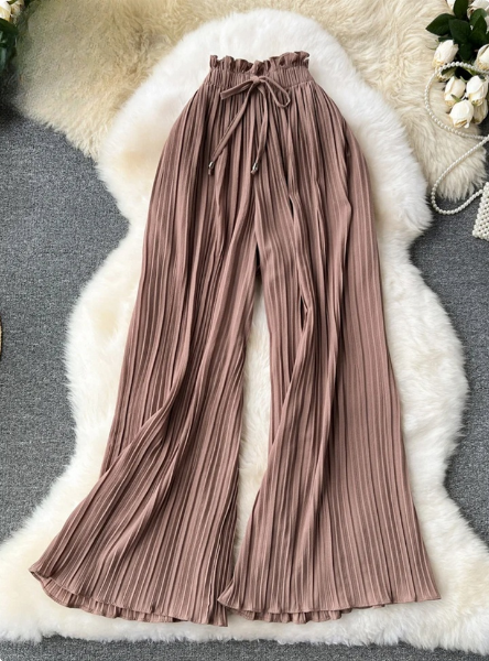 Moderne Damenhose mit weitem Schnitt und stilvollen Plisseefalten