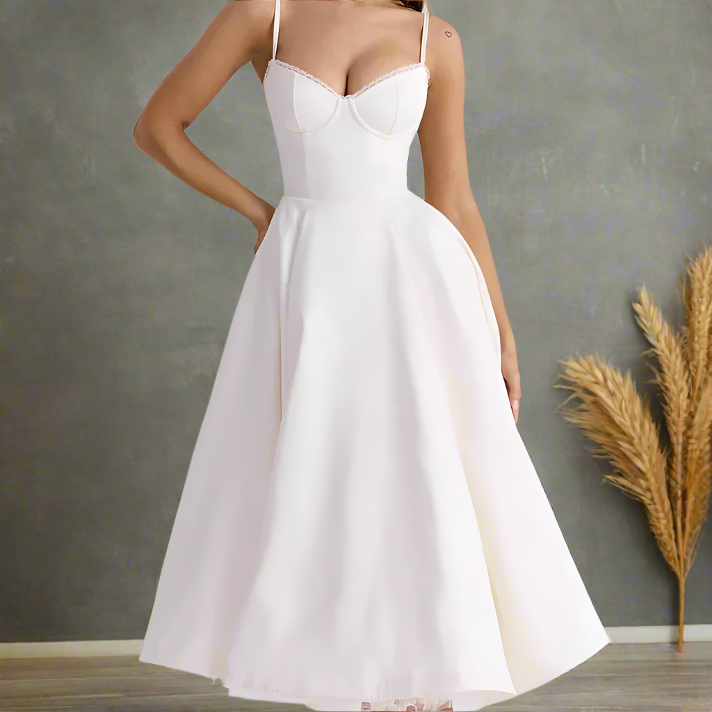 Figurbetontes Korsettkleid mit schmalen Trägern für festliche Anlässe