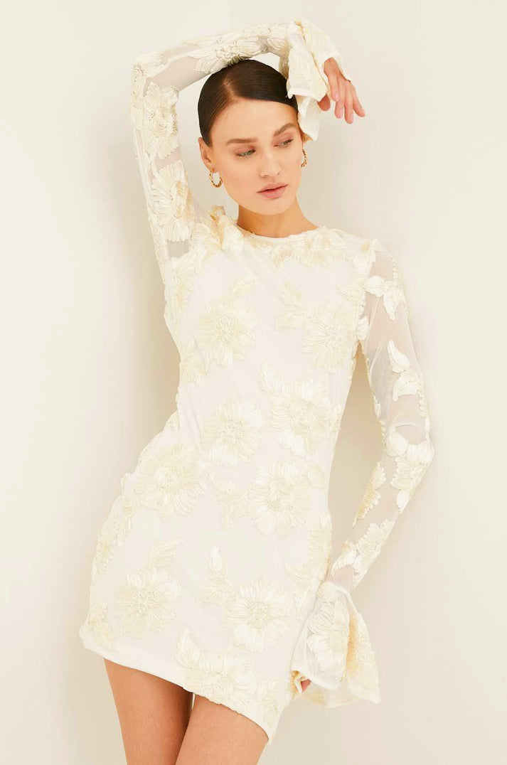 Minikleid mit floralen Verzierungen langen Ärmeln und offenem Rückenausschnitt