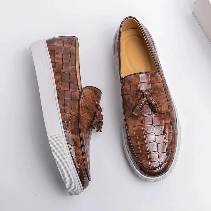 Elegante herren mokassins mit modernem stil und hohem tragekomfort