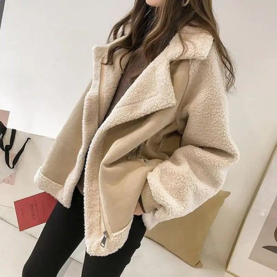 Bequeme Jacke mit Taschen und Reißverschluss für kalte Tage