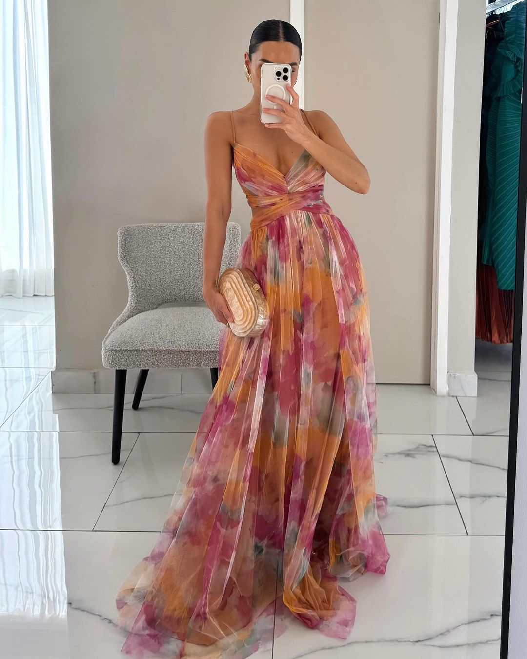 Maxikleid mit Trägern und zauberhaftem Blumenmuster