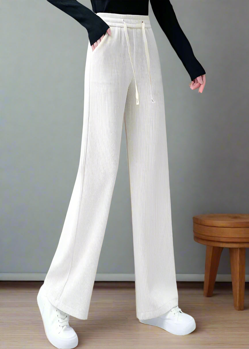 Elegante Damenhose mit gerader Linie und weitem Bein