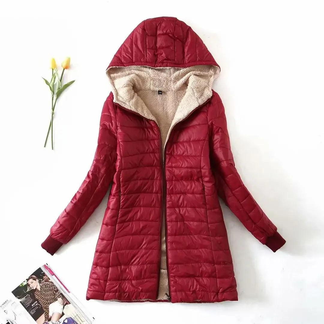 Warme Damenjacke mit Kapuze und stilvollem Design