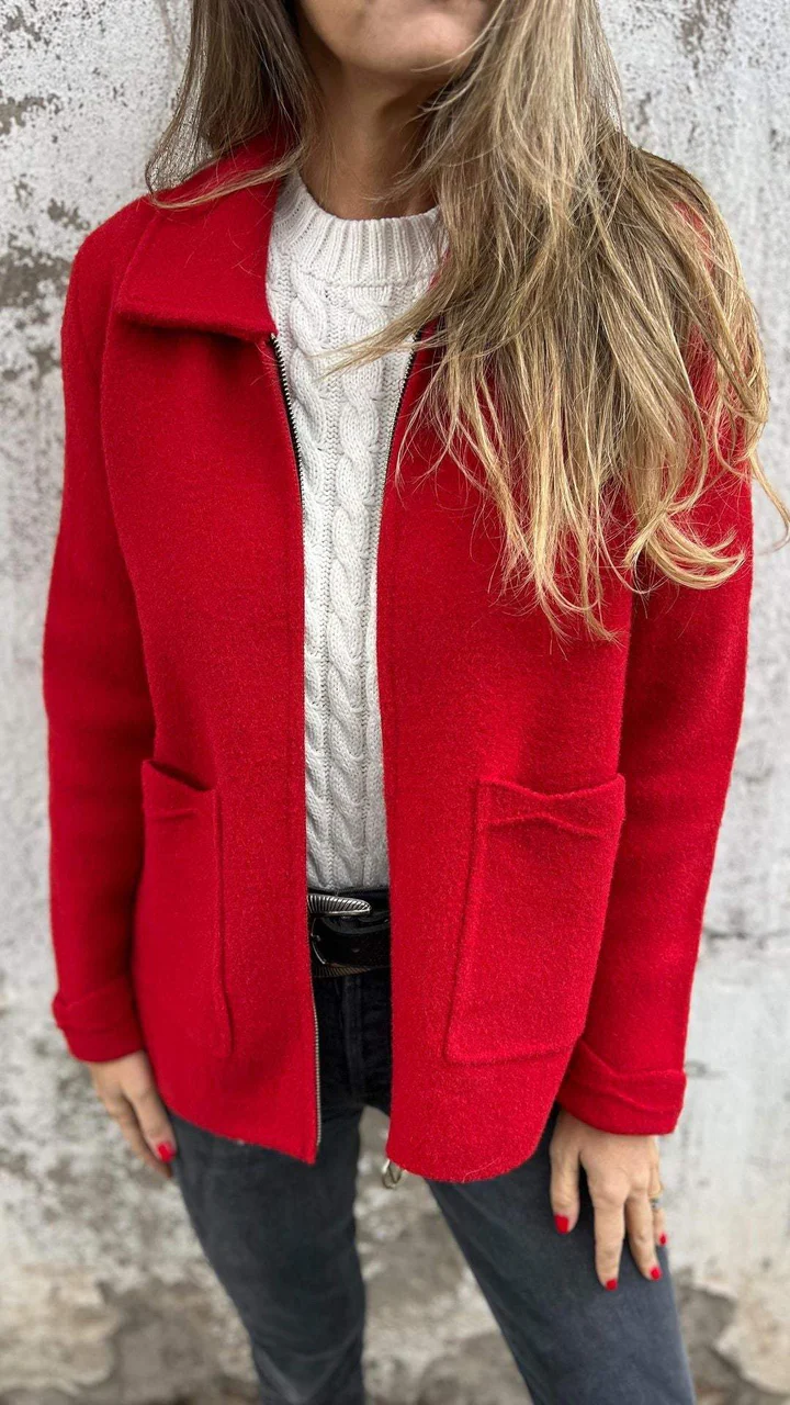 Ästhetische Strickjacke mit großen Taschen für einen aktiven Lebensstil