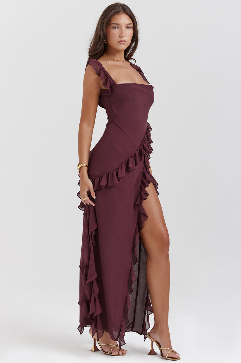 Langes elegantes Kleid mit stilvollen Volants für einen edlen Auftritt