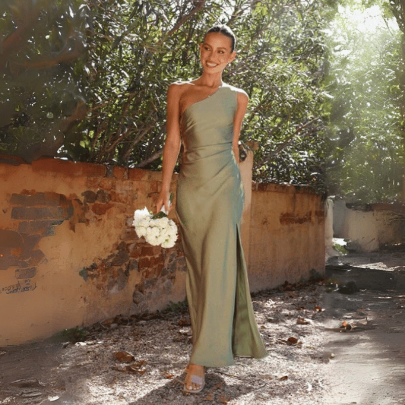 Damenkleid mit asymmetrischem Design und stilvollem Schlitz