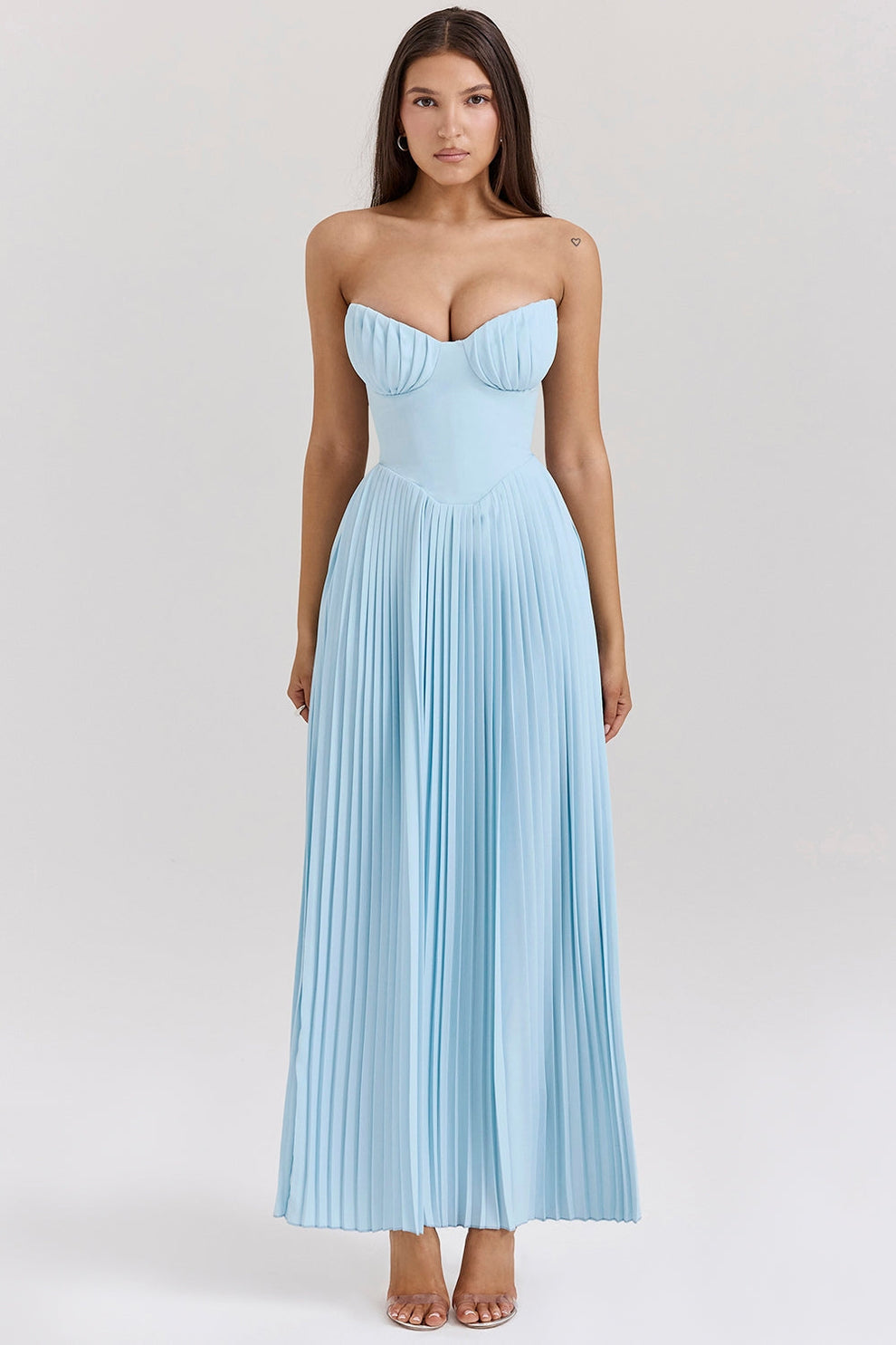 Langes trägerloses Kleid mit Korsettstil und eleganter Plissierung