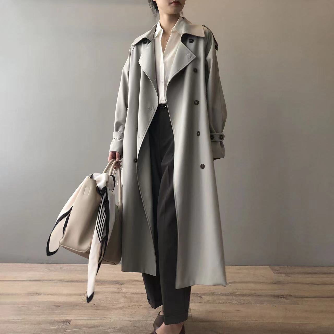 Langer Damen-Trenchcoat mit weitem Schnitt und zweireihiger Knopfleiste