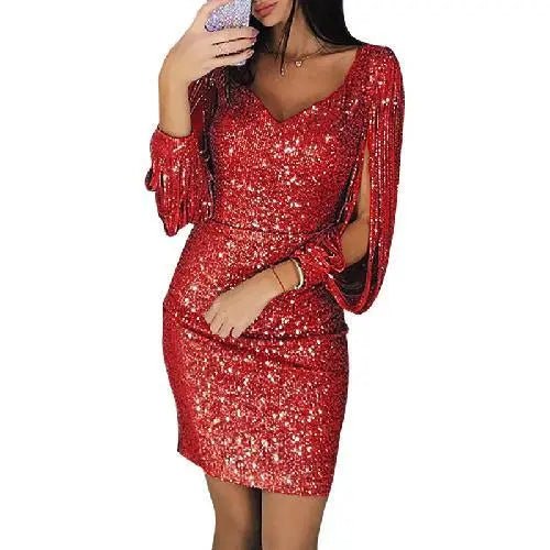 Funkelndes Abendkleid mit stilvoll geöffneten langen Ärmeln