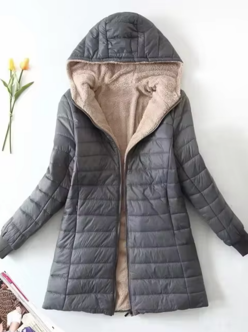 Lässige warme Damenjacke mit Kapuze