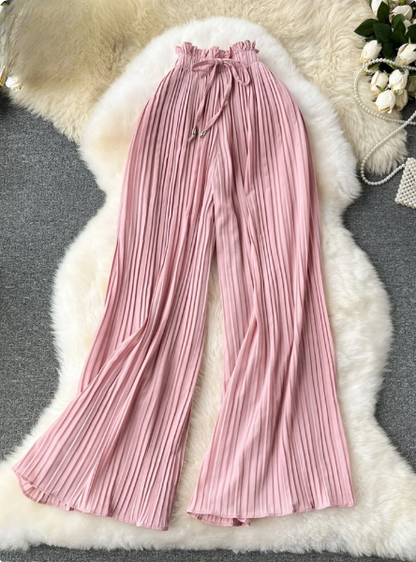 Moderne Damenhose mit weitem Schnitt und stilvollen Plisseefalten