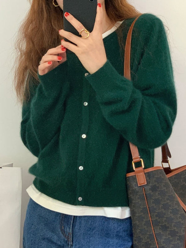 Strickjacke mit Rundhalsausschnitt und elegantem Entwurf