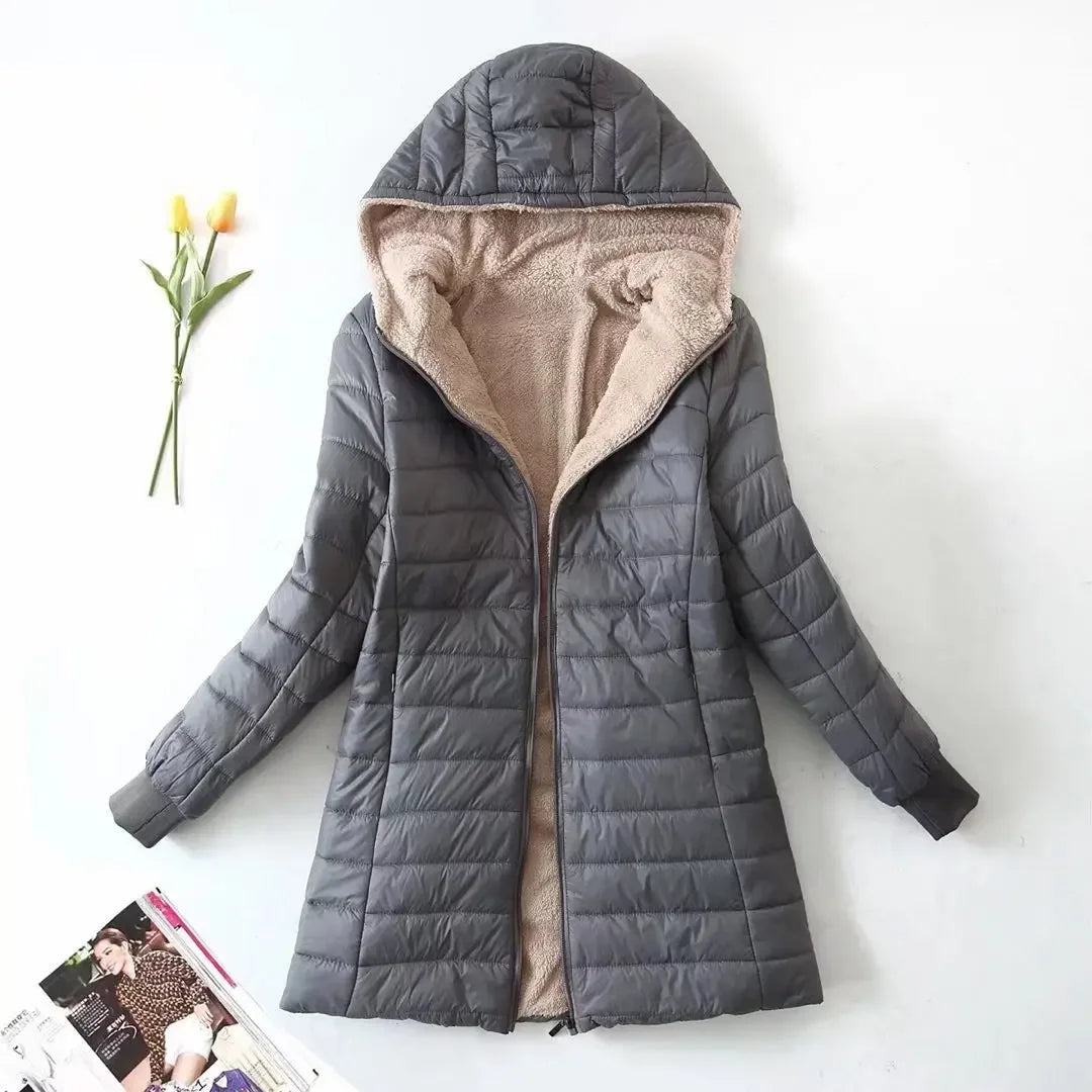 Warme Damenjacke mit Kapuze und stilvollem Design