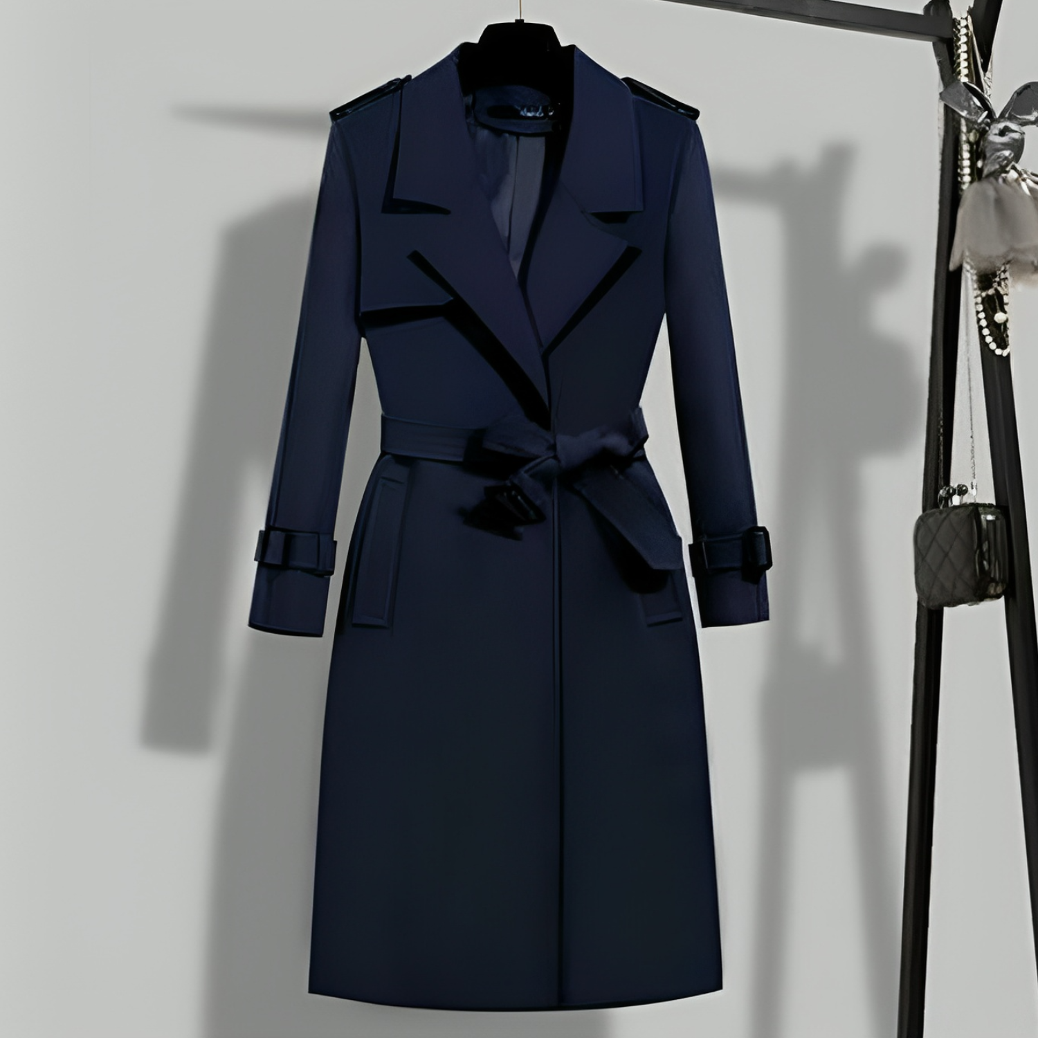 Eleganter Damen-Trenchcoat für den Herbst mit figurnaher Passform