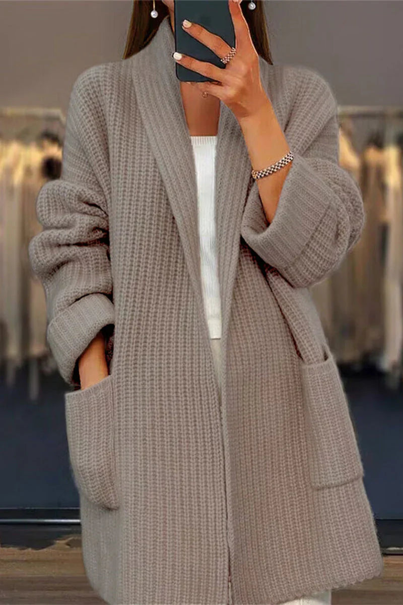 Stilvolle und Vielseitige Lange Strickjacke für Damen