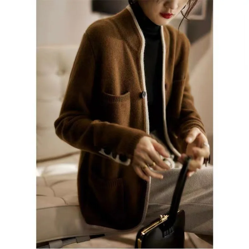 Edler Cardigan mit taillierter Silhouette für einen eleganten Aussehen