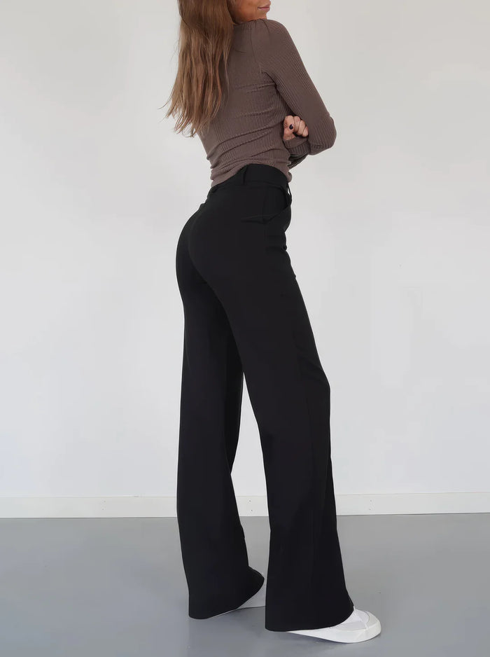 Moderne Damenhose mit weitem Bein und stilvollem Schnitt