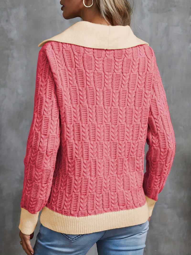 Stilvoller Damenpullover mit eleganten Reversdetails