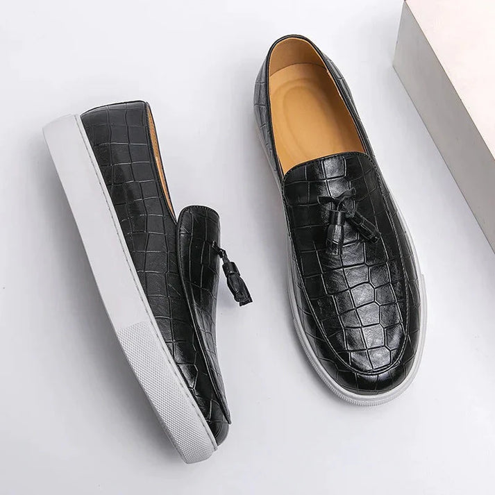 Elegante herren mokassins mit modernem stil und hohem tragekomfort