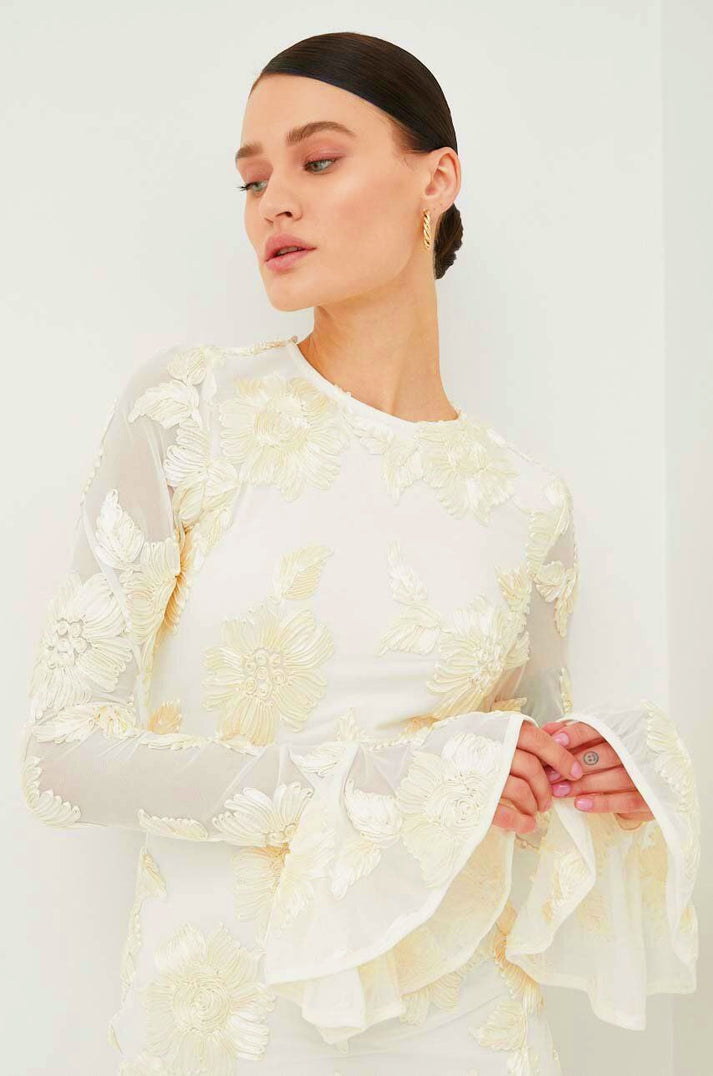 Minikleid mit floralen Verzierungen langen Ärmeln und offenem Rückenausschnitt
