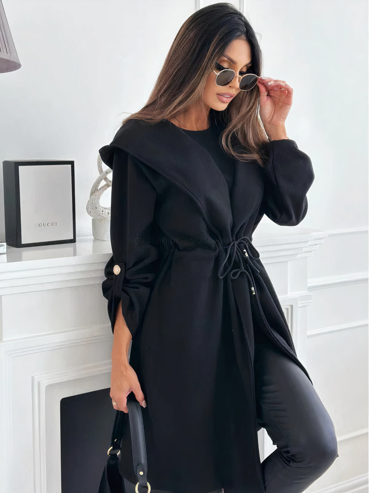 Modischer Damen-Cardigan mit großer Kapuze und verstellbarem Gürtel