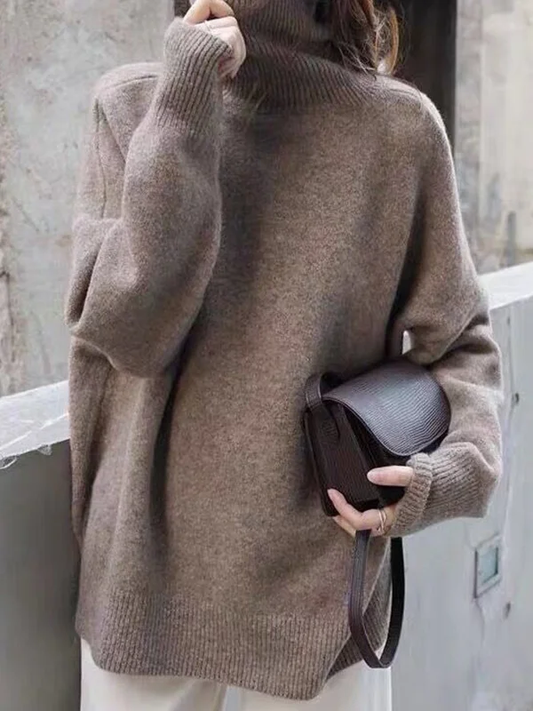 Bequemer Pullover mit hohem Halsausschnitt und schlichter Silhouette
