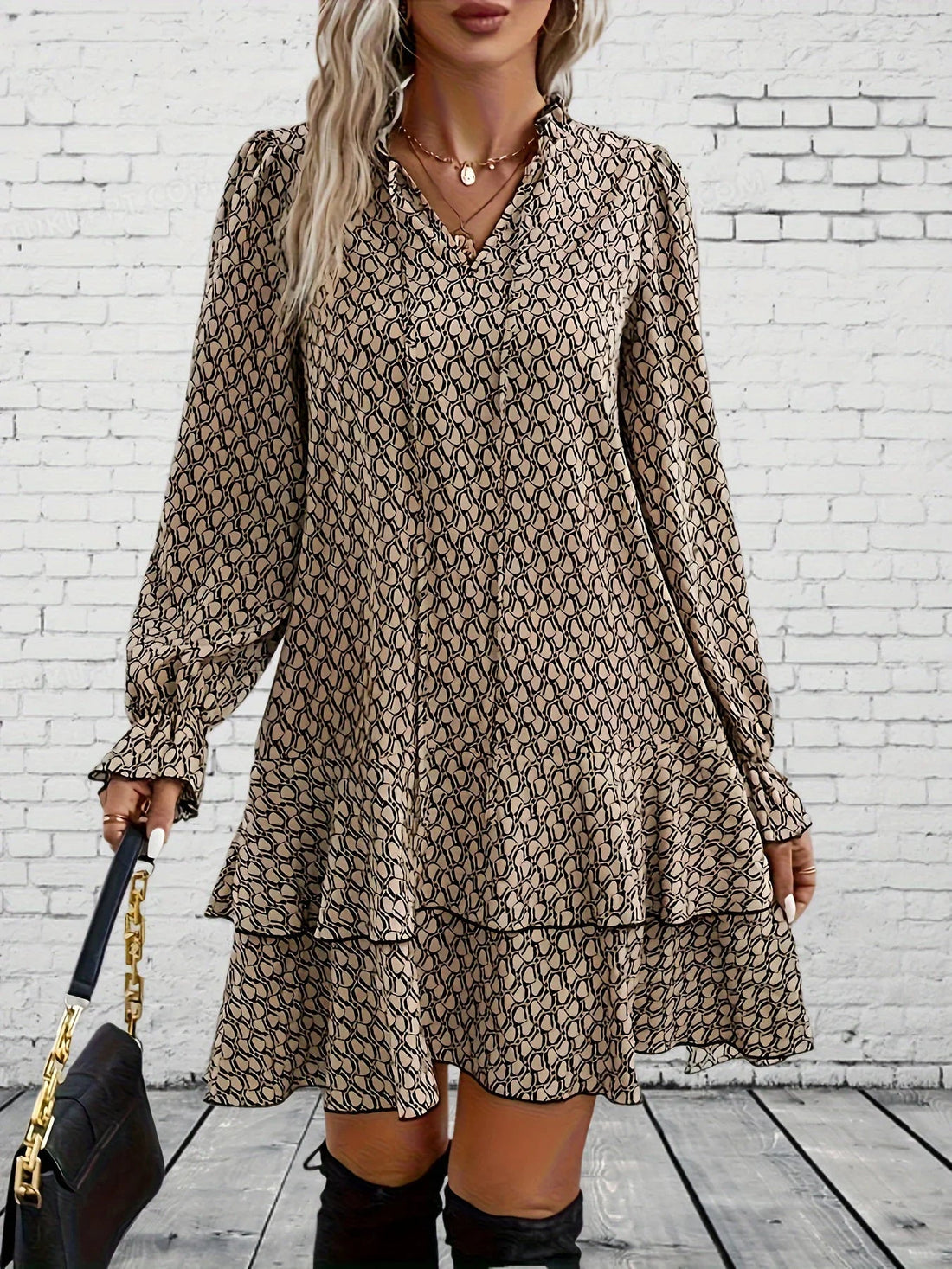 Langärmeliges Kleid mit Print und stilvollem Design