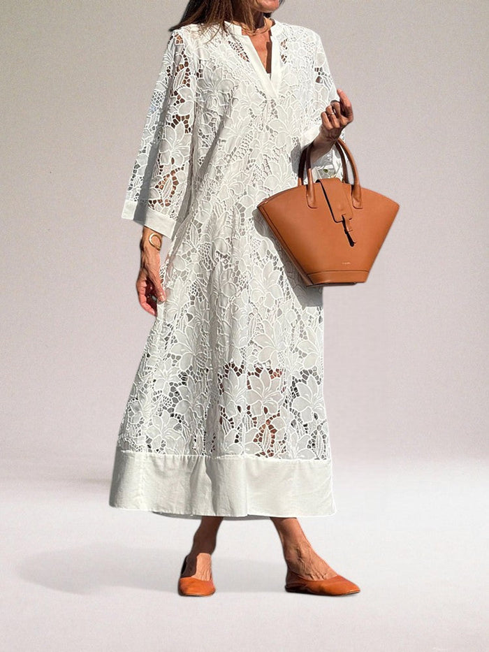 Langes elegantes Kleid mit filigranen Akzenten und edler Ausstrahlung