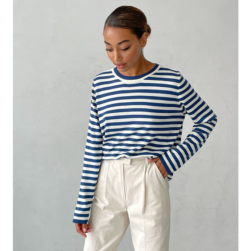 Stilvoller gestreifter Pullover mit Rundhalsausschnitt