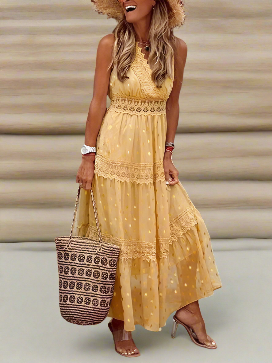 Elegantes langes Kleid mit feinen Akzenten und fließendem Schnitt