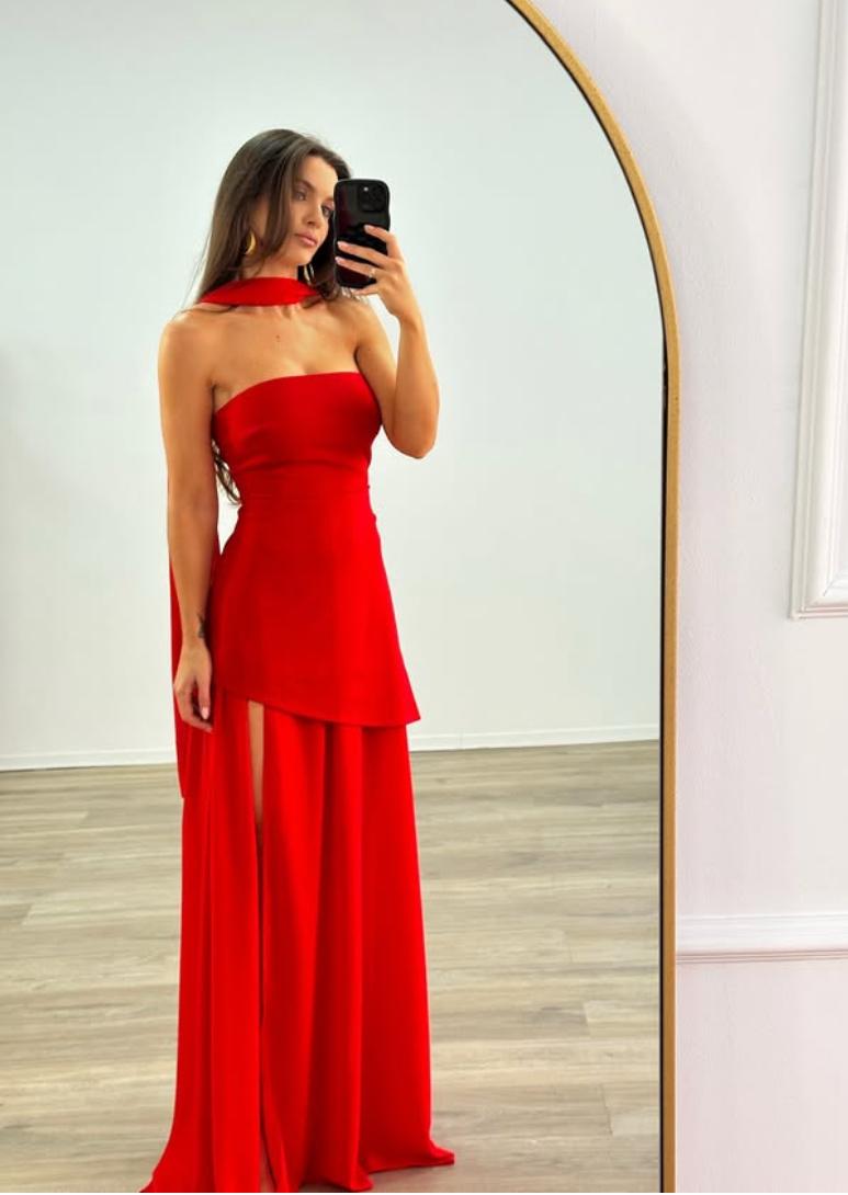 Schulterfreies Kleid mit doppeltem Rock und stilvollem Design
