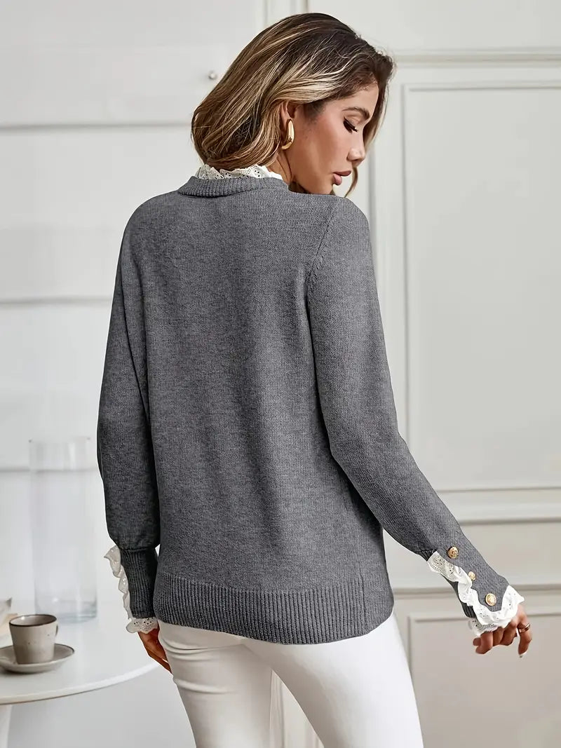 Stilvoller Damenpullover mit Rundhalsausschnitt und modernem Design für Ärmel und Kragen
