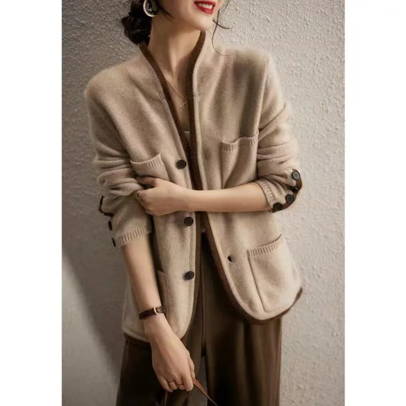 Edler Cardigan mit taillierter Silhouette für einen eleganten Aussehen