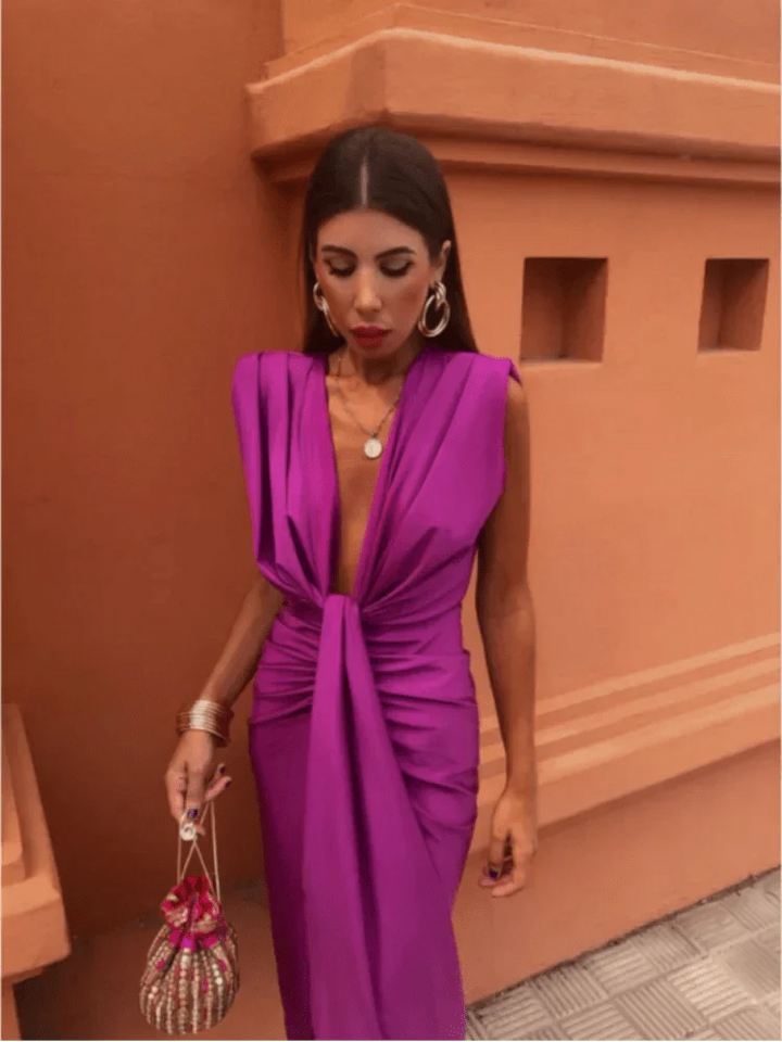 Elegantes Plisseekleid mit stilvollem Design für besondere Anlässe