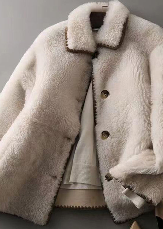 Beige Taillierte Jacke mit Peter Pan Kragen und Taschen für die Winterzeit