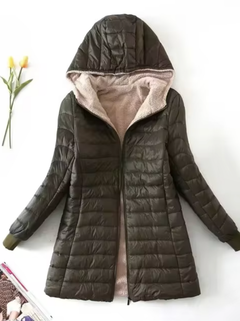 Lässige warme Damenjacke mit Kapuze