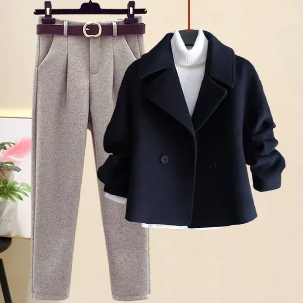 Bequemes Winterset mit Jacke, Hose und Rollkragen mit breitem Kragen
