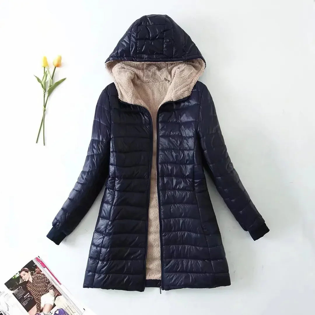 Warme Damenjacke mit Kapuze und stilvollem Design