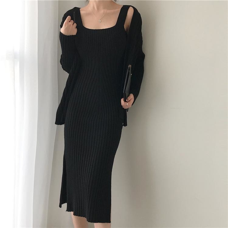 Set für einen eleganten Aussehen: Strickjacke und Kleid
