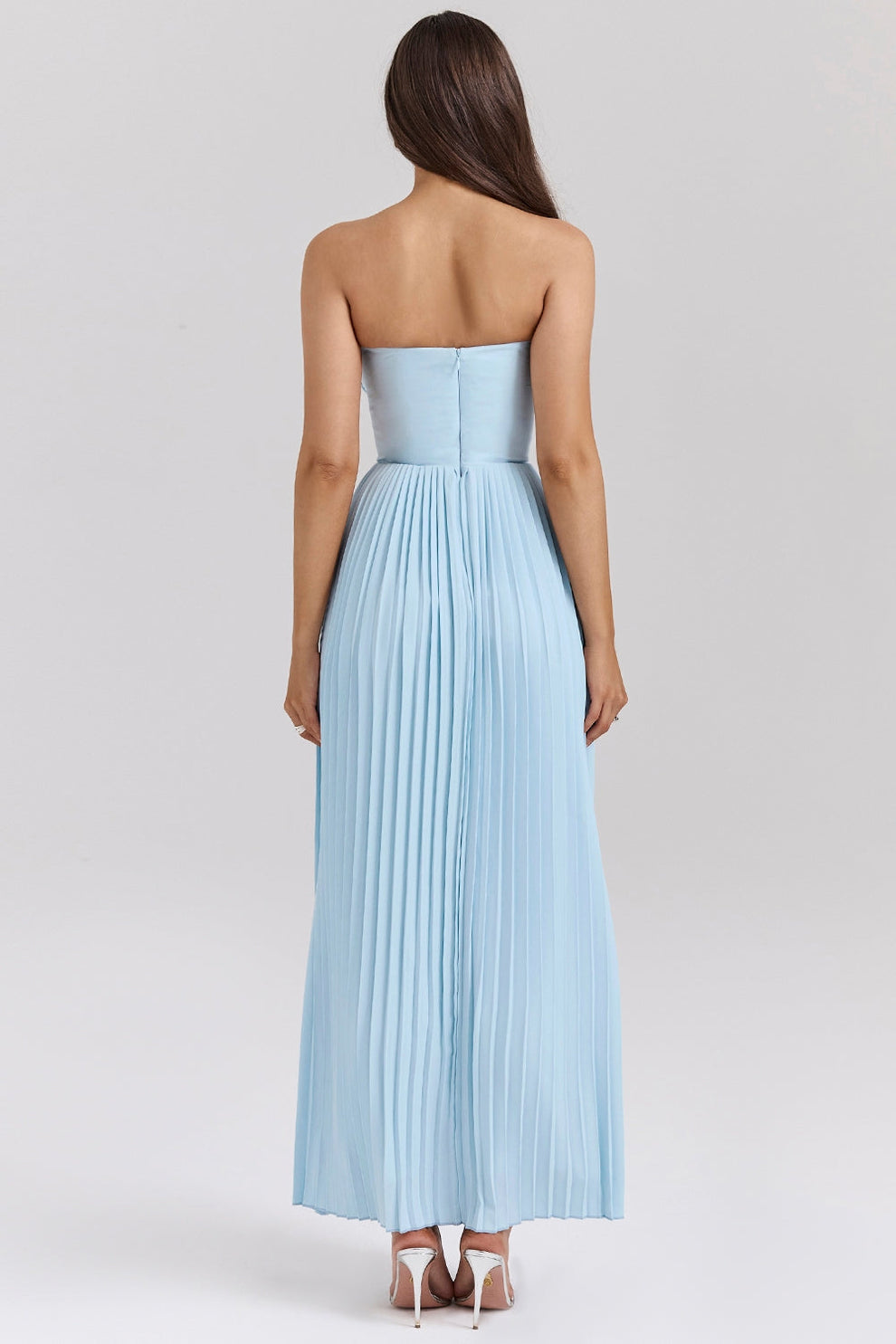 Langes trägerloses Kleid mit Korsettstil und eleganter Plissierung