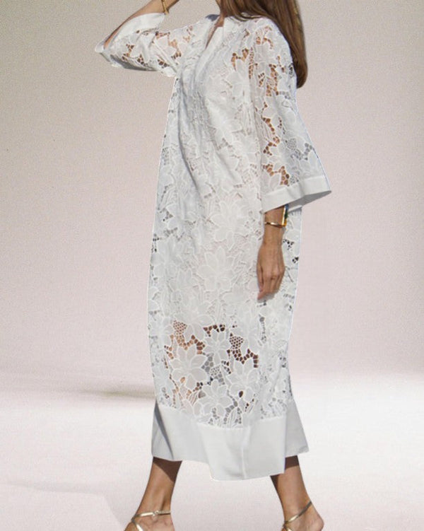 Langes elegantes Kleid mit filigranen Akzenten und edler Ausstrahlung