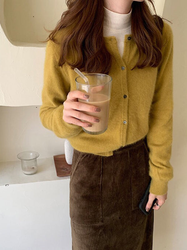 Strickjacke mit Rundhalsausschnitt und elegantem Entwurf