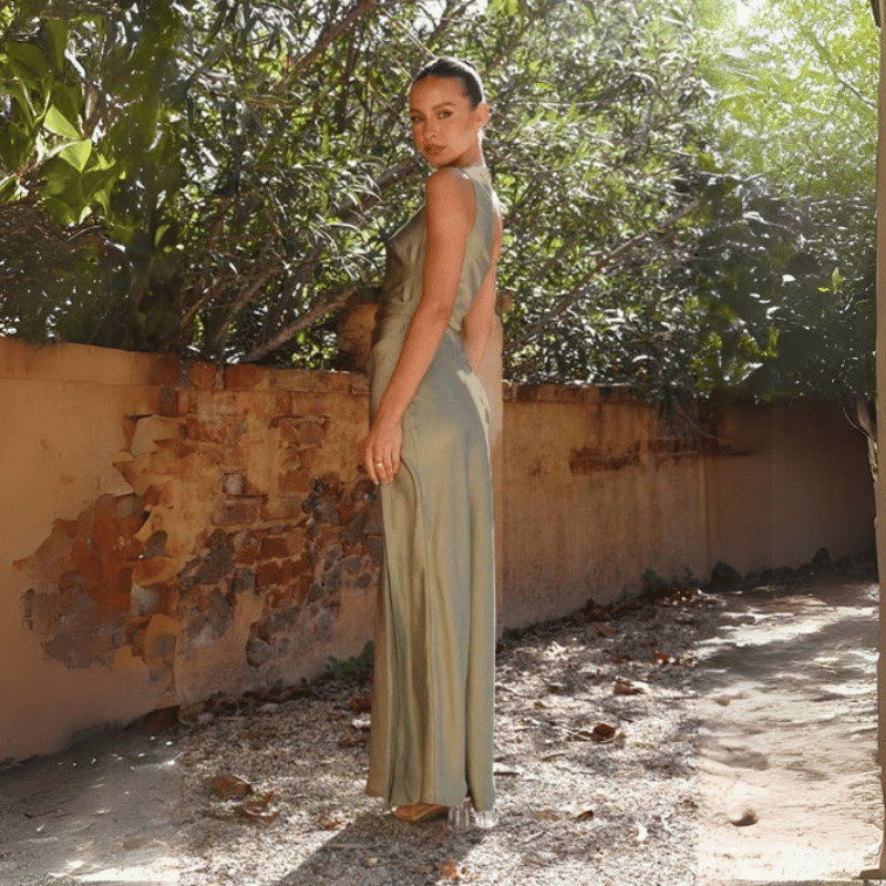 Damenkleid mit asymmetrischem Design und stilvollem Schlitz