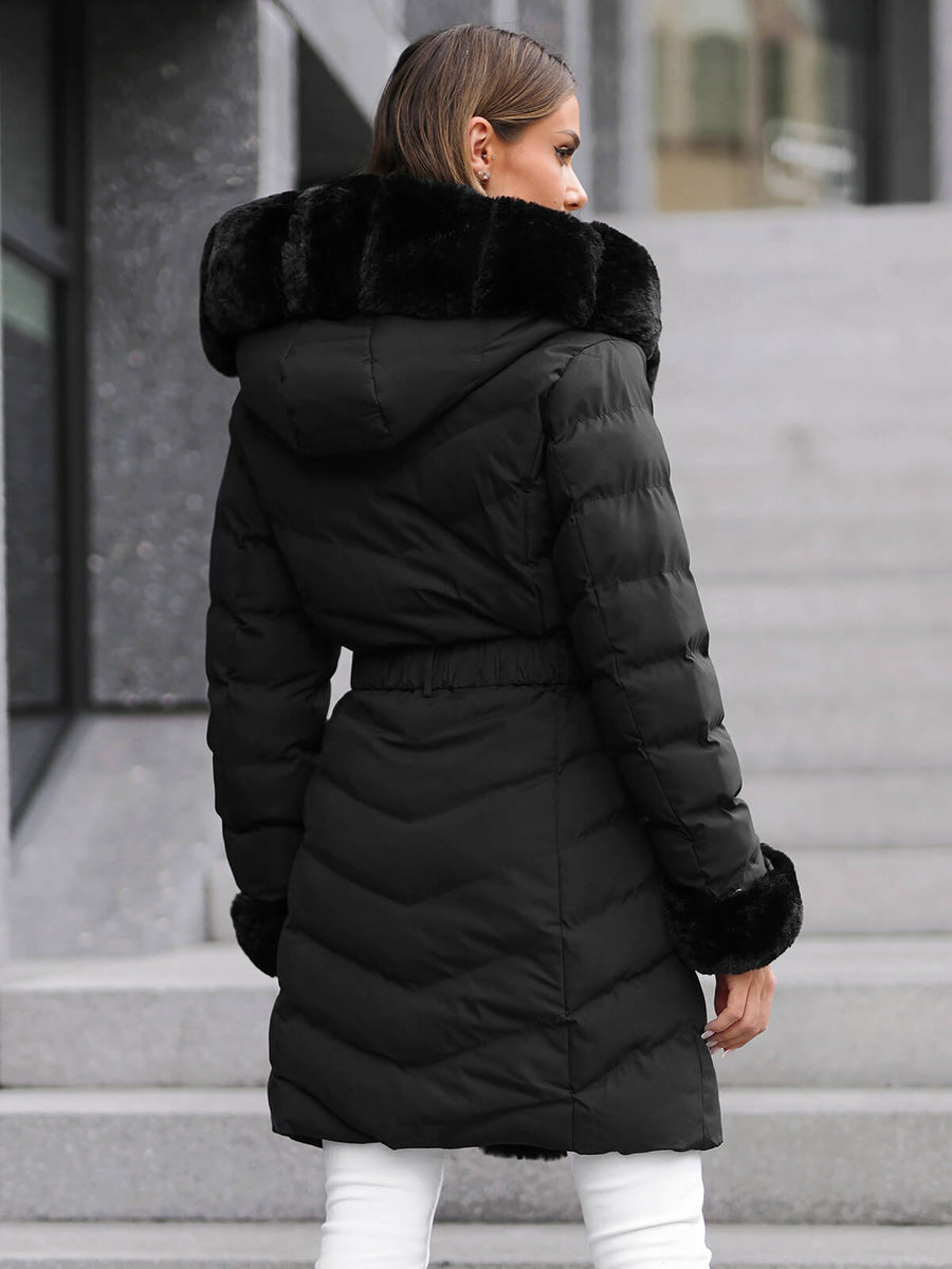 Elegante Damenjacke mit raffiniertem Kragendesign