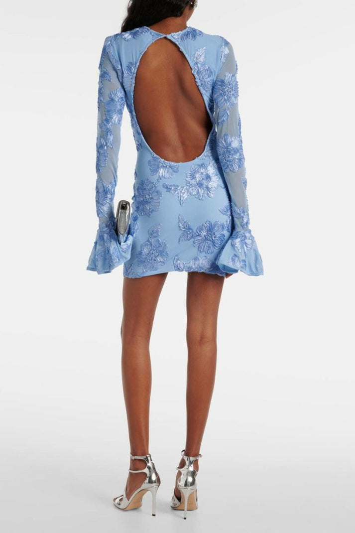 Minikleid mit floralen Verzierungen langen Ärmeln und offenem Rückenausschnitt