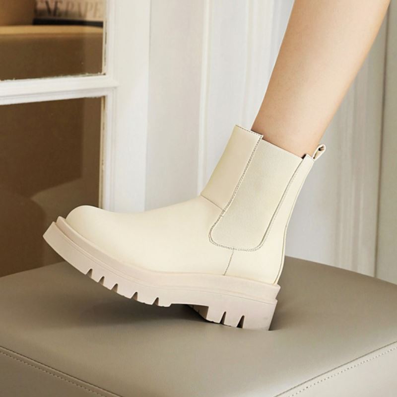 Elegante Stiefel mit raffinierten Details für kalte Tage