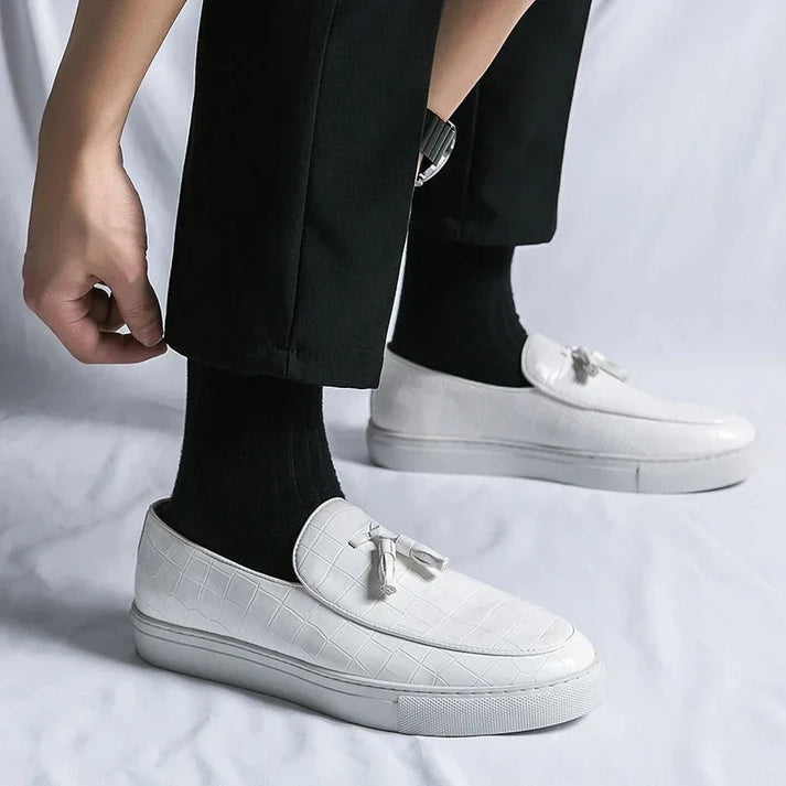 Elegante herren mokassins mit modernem stil und hohem tragekomfort